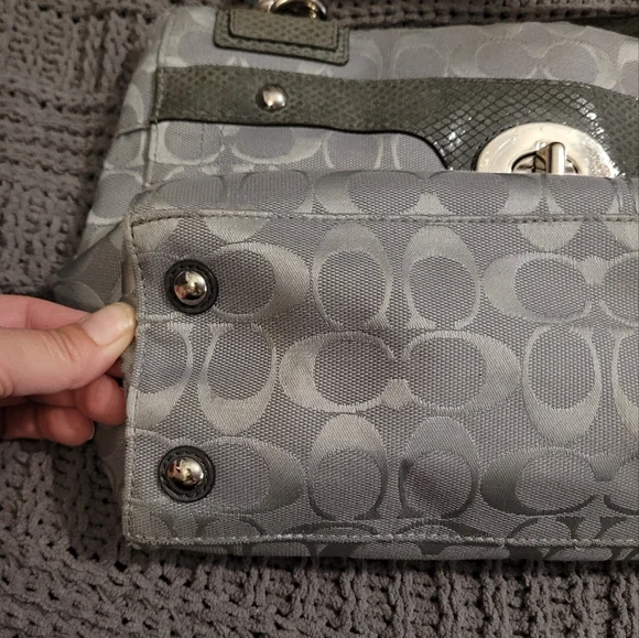 EUC- Grey Coach Large tote purse. Like New condition. - Picture 4 of 16